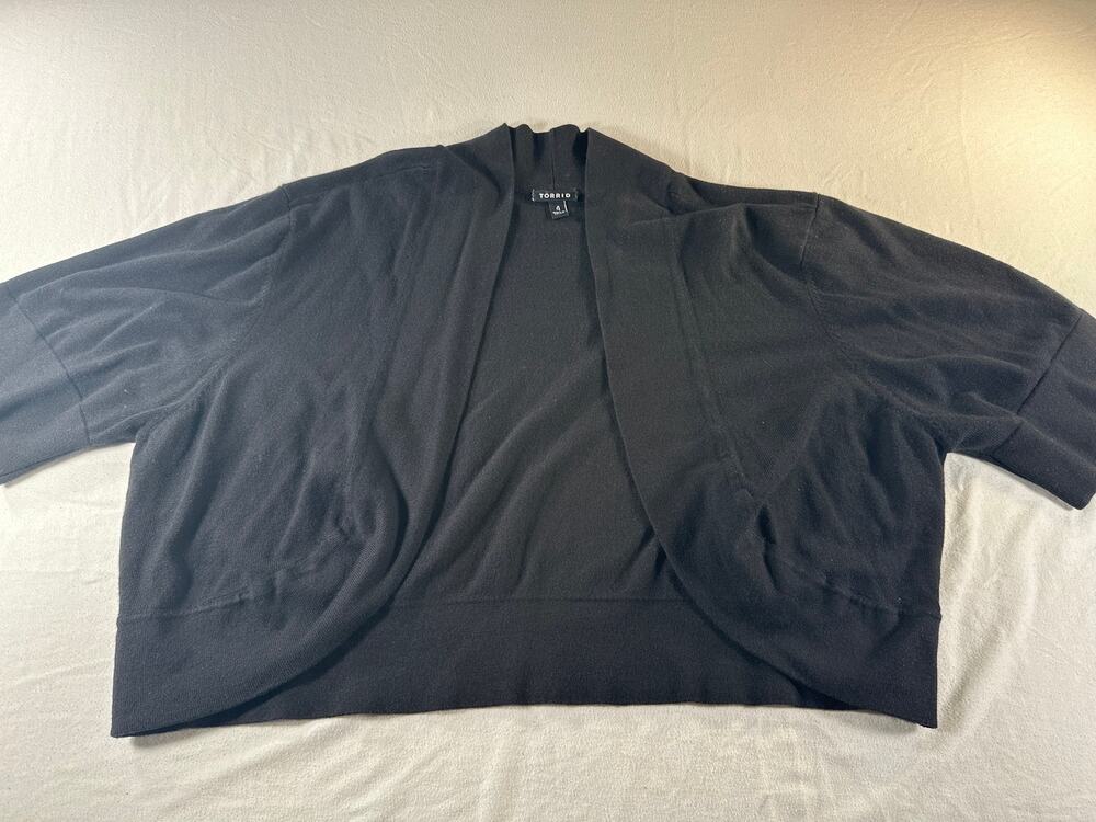 Torrid Size 4 Black Cropped Open Front Shrug Short Sleeve